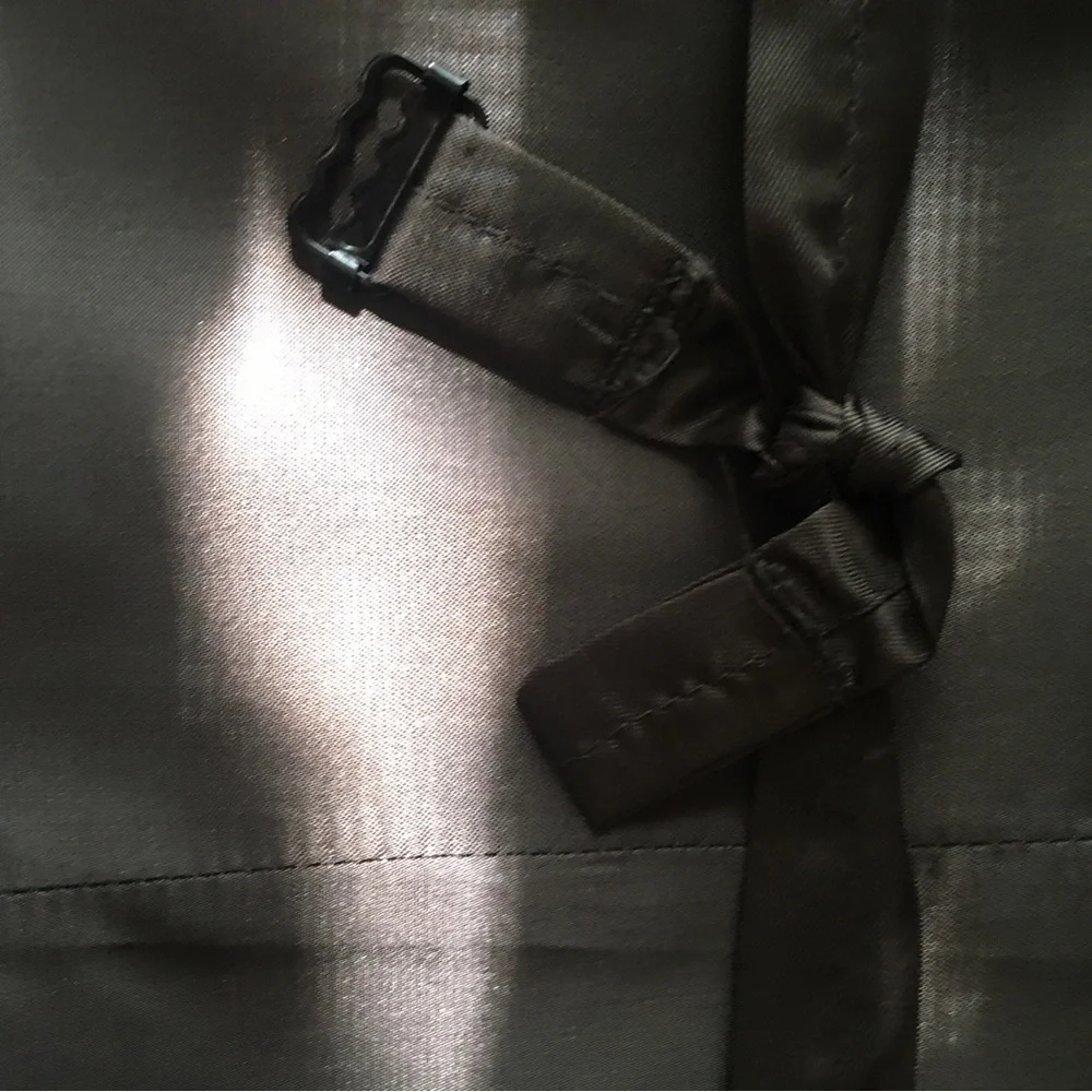 Men’s  or ladies Black and silver Vest Size M - Picture 9 of 10